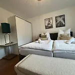 아파트 Living 77 *