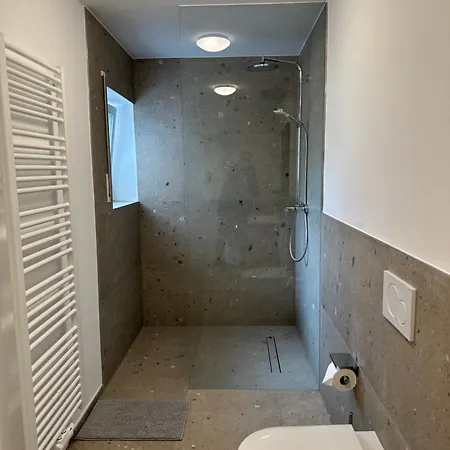 Living 77 Apartment *