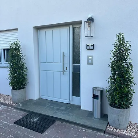 アパート Living 77 *