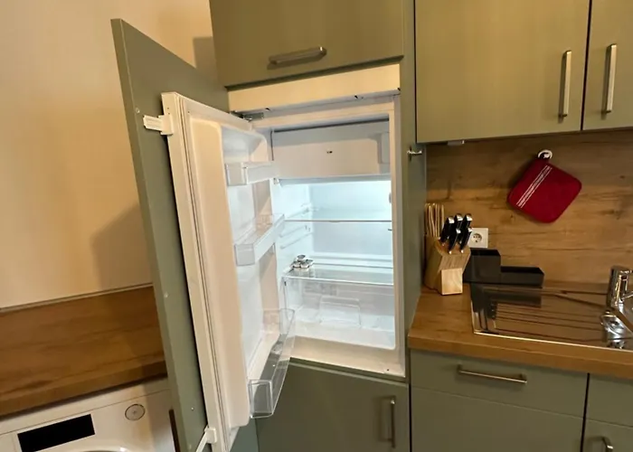 アパート Living 77 *