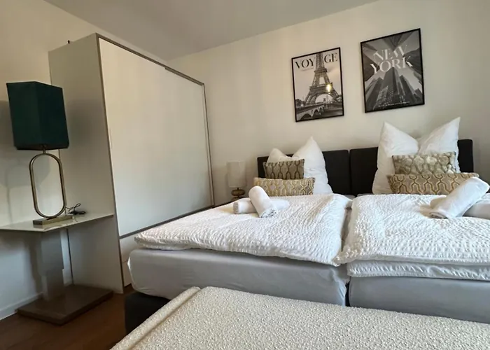 アパート Living 77 *